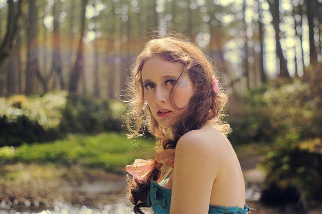 女孩 女士 森林 - 上的免费照片