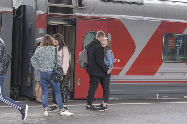 离别 爱 青年 - 上的免费照片