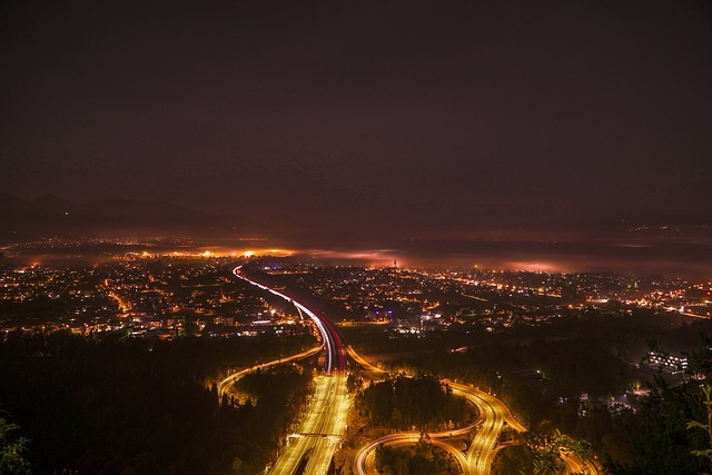 城市 夜晚 灯 - 上的免费照片