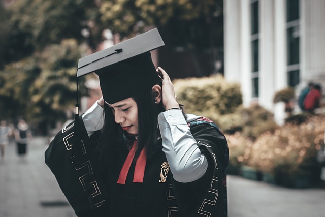 毕业了 毕业 学生 - 上的免费照片
