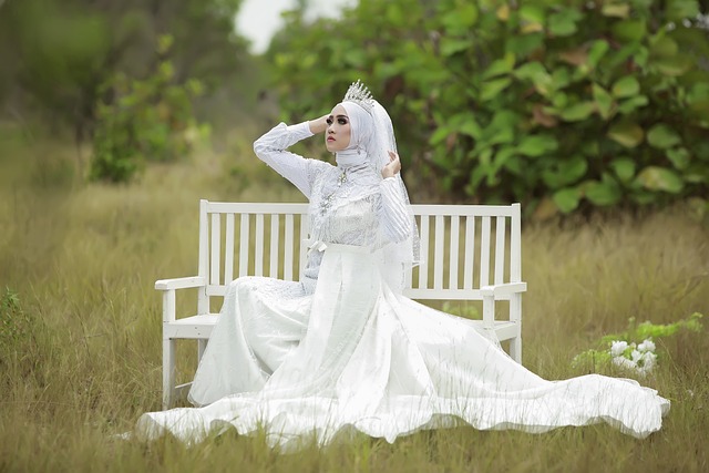 衣服 女士 出门 - 上的免费照片