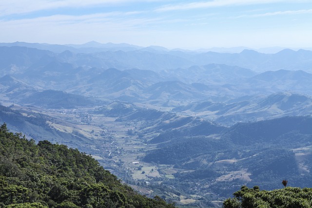 山峰 飞行 石头在宝箱 - 上的免费照片