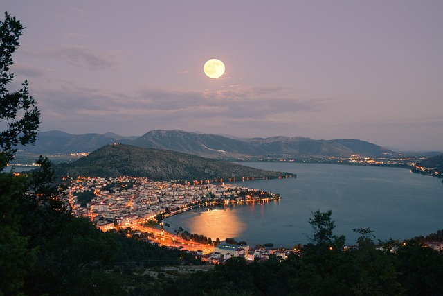 湖 月亮 卡斯托里亚 - 上的免费照片