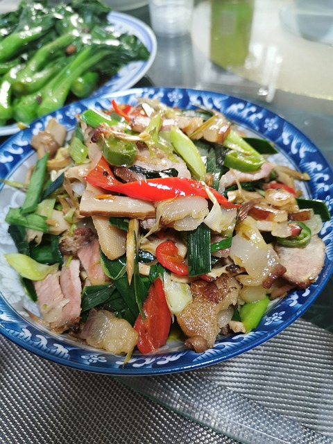 炒腊肉 家常菜 - 上的免费照片