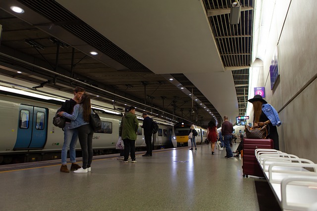 吻别 亲的图像 链接泰晤士河 - 上的免费照片