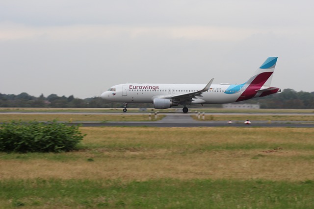 飞机场 Eurowings 飞 - 上的免费照片