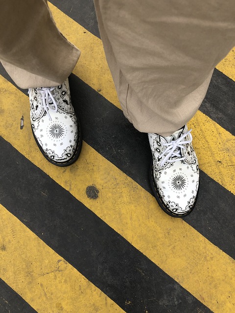 马滕斯医生 Dr Martens 靴子 - 上的免费照片