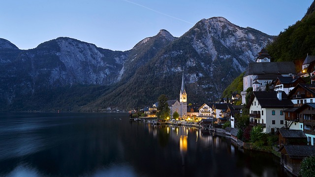 Hallstatt 教会 湖 - 上的免费照片