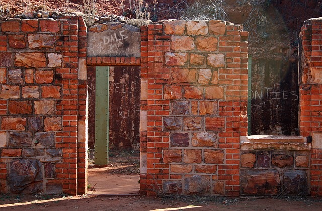 遗址的古堡 堡 内部结构 - 上的免费照片