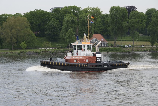 航海的 拖拉机 牵引器 - 上的免费照片