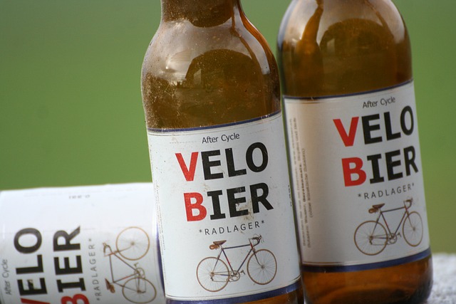 自行车 啤酒 小酒馆 - 上的免费照片