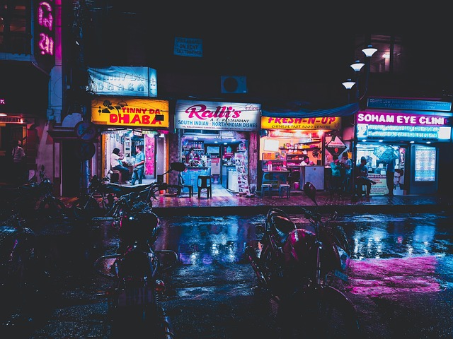 店铺 城市 夜晚 - 上的免费照片
