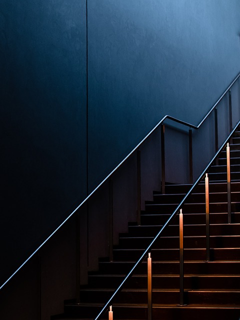 地铁楼梯 楼梯扶手 阴暗的楼梯 - 上的免费照片