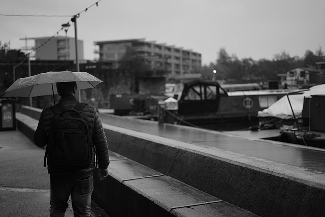 男人 雨 户外 - 上的免费照片