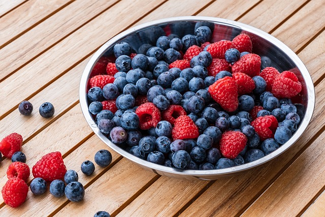 山莓 蓝莓 水果 - 上的免费照片
