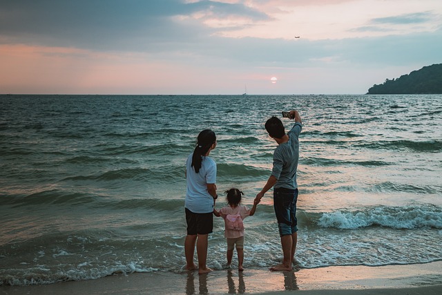 自拍 海滩 家庭 - 上的免费照片
