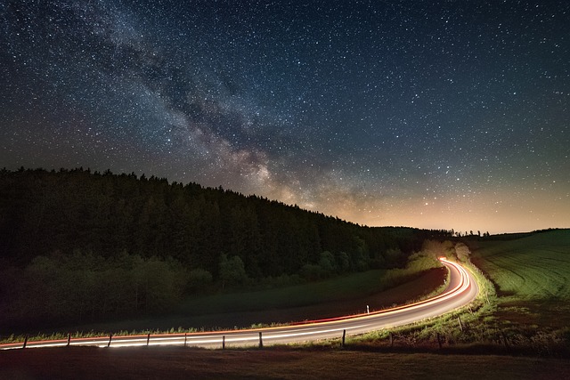 夜晚 银河系 路 - 上的免费照片
