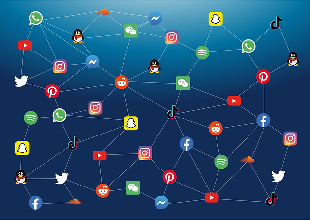 Facebook Whatsapp Youtube - 免费矢量图形