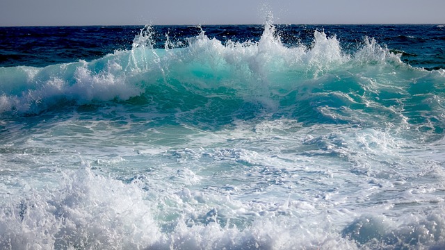 海浪 溅 海洋 - 上的免费照片