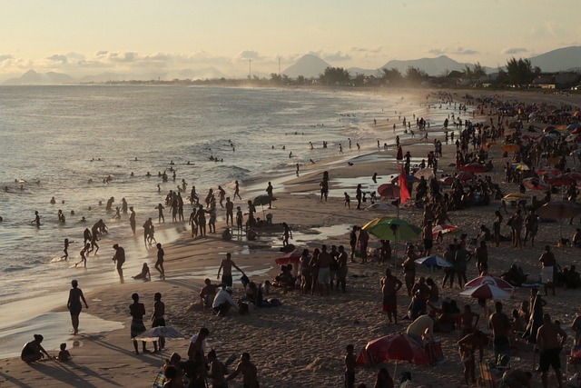 人们 人群 海滩 - 上的免费照片