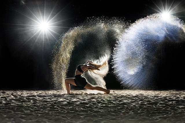 舞蹈家 跳舞 沙 - 上的免费照片