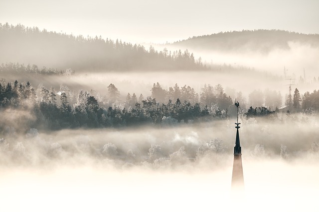 冬天 教会 多雾路段 - 上的免费照片