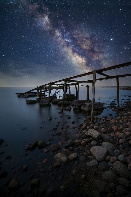 夜空 湖 岩石 - 上的免费照片