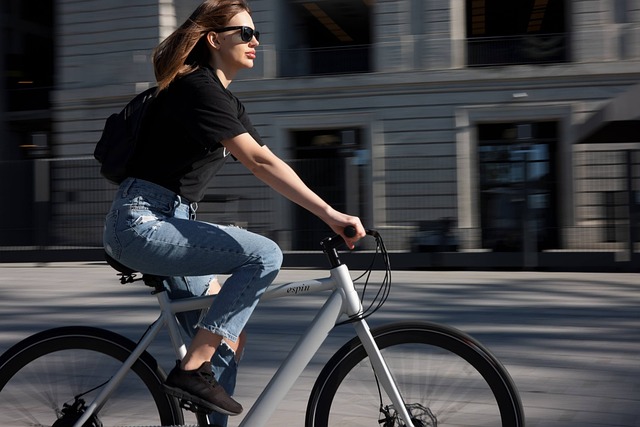 旧金山 女士 电动自行车 - 上的免费照片