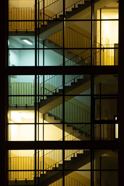 楼梯 建造 窗户 - 上的免费照片