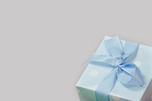 蓝绿色礼品盒 · 免费素材图片