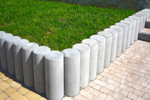 灰色混凝土护柱 · 免费素材图片