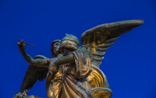 两个天使雕像 · 免费素材图片