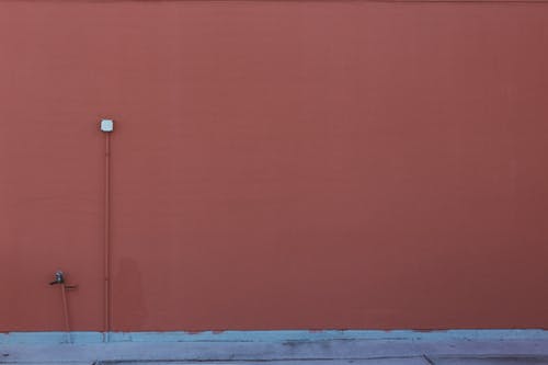 红色的混凝土墙 · 免费素材图片