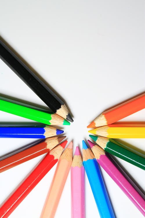 多色彩色铅笔 · 免费素材图片