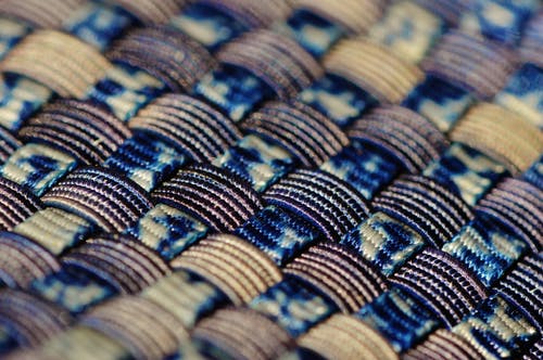 蓝黑色和金色编织纺织品 · 免费素材图片