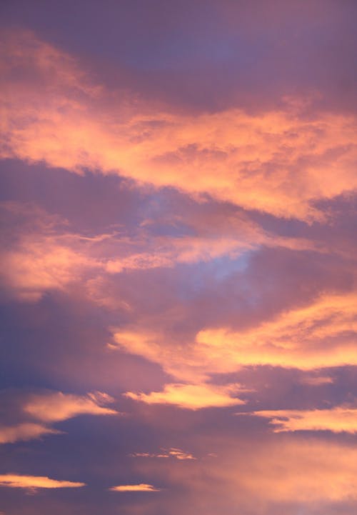 橙蓝多云的天空 · 免费素材图片