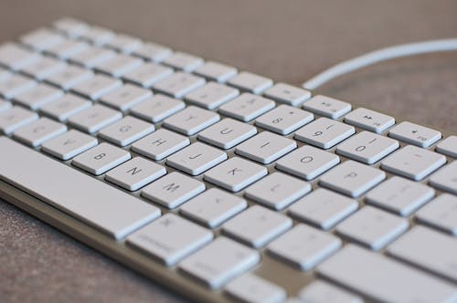 白色电脑键盘 · 免费素材图片
