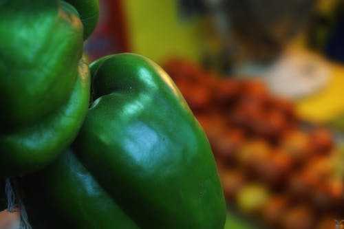 绿色甜椒的特写照片 · 免费素材图片