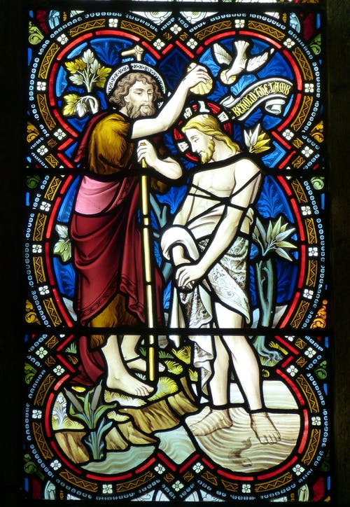 耶稣基督彩绘玻璃的洗礼 · 免费素材图片