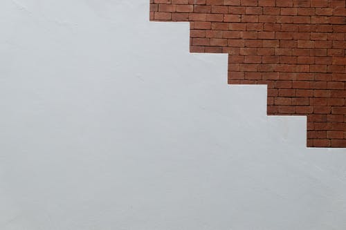 白色混凝土楼梯 · 免费素材图片