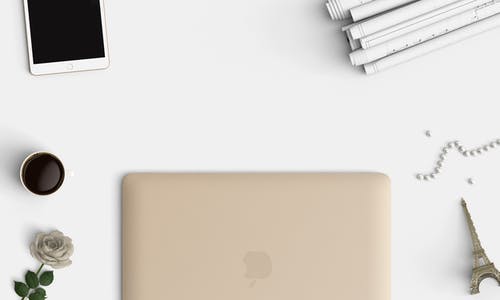 银色macbook · 免费素材图片