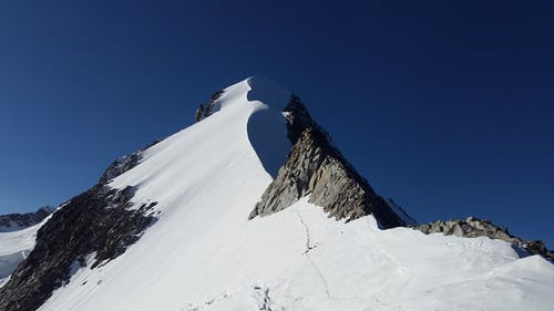 山脉与雪 · 免费素材图片