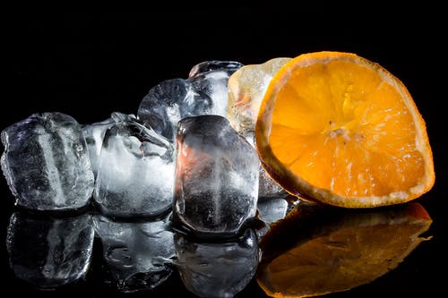 片橙和冰块 · 免费素材图片