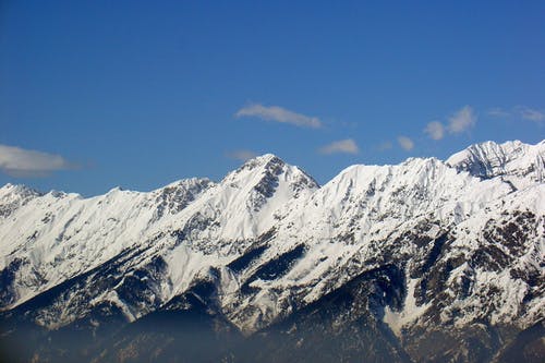 冰雪覆盖的山脉 · 免费素材图片