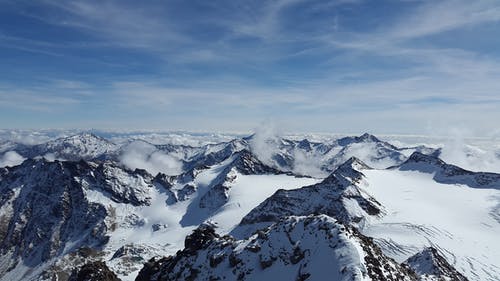冰雪覆盖的山脉 · 免费素材图片