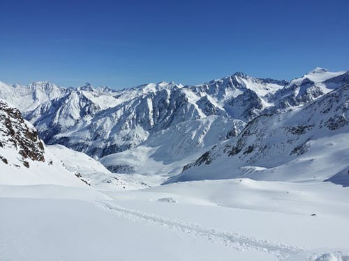 有关下雪的, 冒险, 冬天的背景的免费素材图片