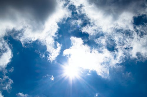 阳光与白云 · 免费素材图片
