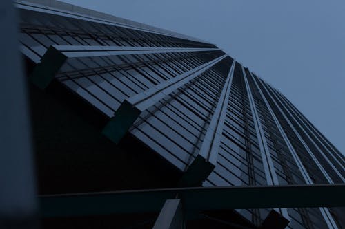 高层建筑的低角度摄影 · 免费素材图片