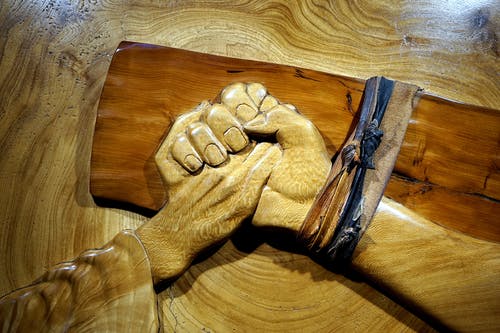 棕色木制手浮雕装饰 · 免费素材图片