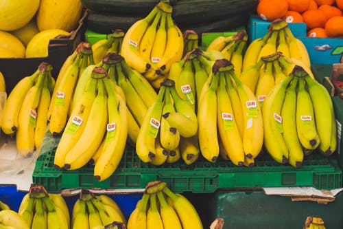 一堆香蕉水果 · 免费素材图片